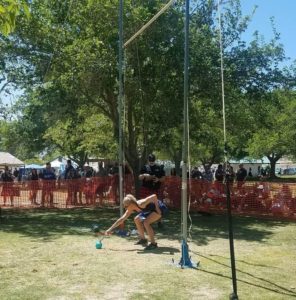 heidi king sets up for weight over bar